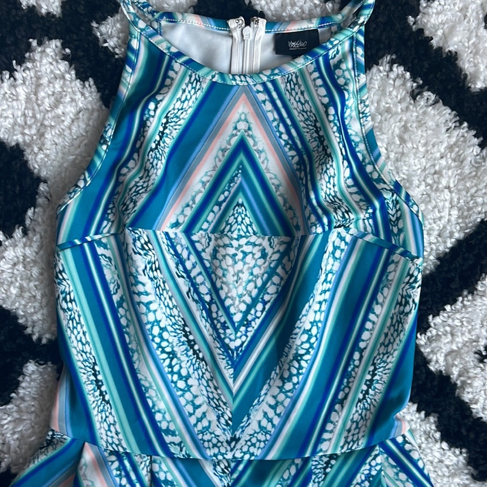 Dress - Picture 2 of 4